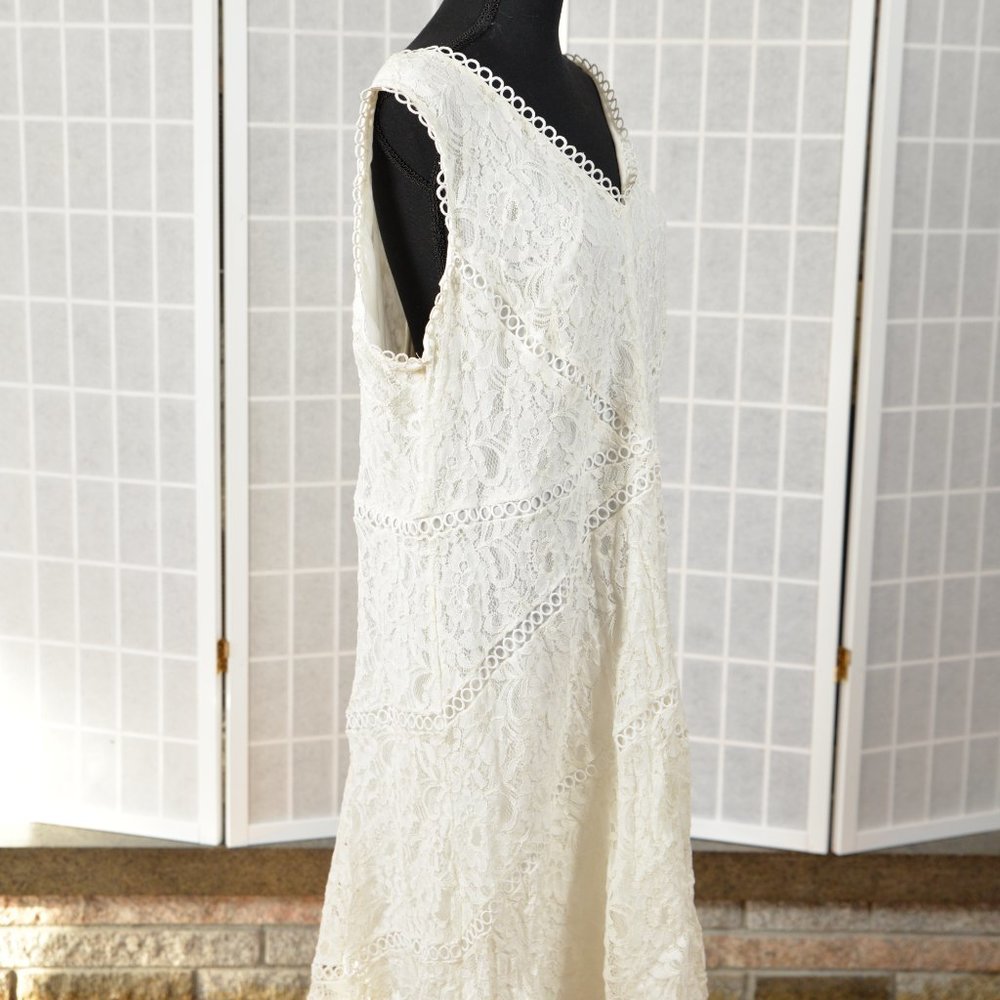 Neiman Marcus Off White All Lace Cocktail Dress - Picture 7 of 13